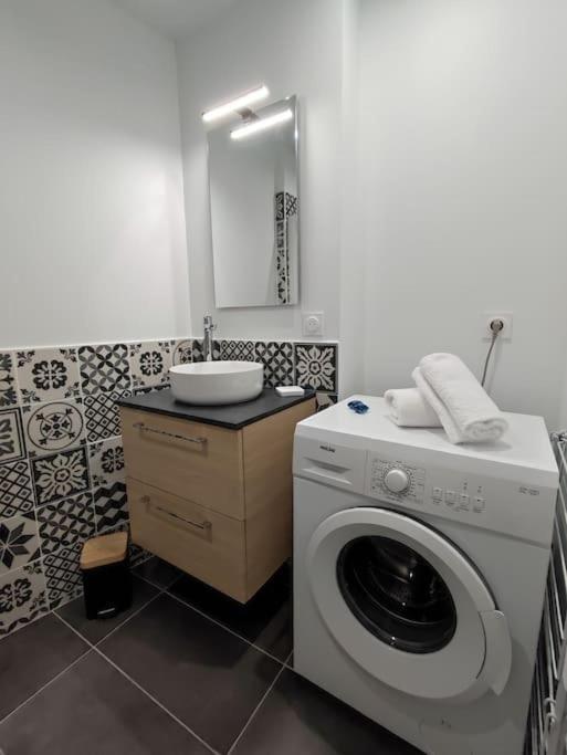 Cocon De Charline - Charme Et Elegance Dans Le Centre Apartment มงโตบ็อง ภายนอก รูปภาพ