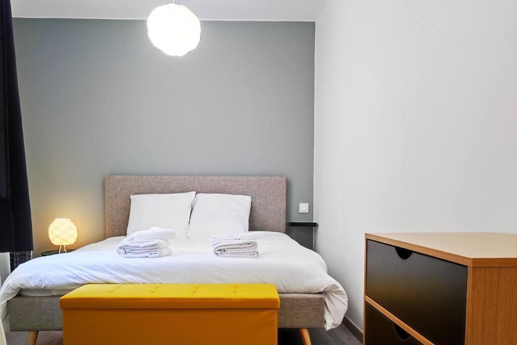 Cocon De Charline - Charme Et Elegance Dans Le Centre Apartment มงโตบ็อง ภายนอก รูปภาพ