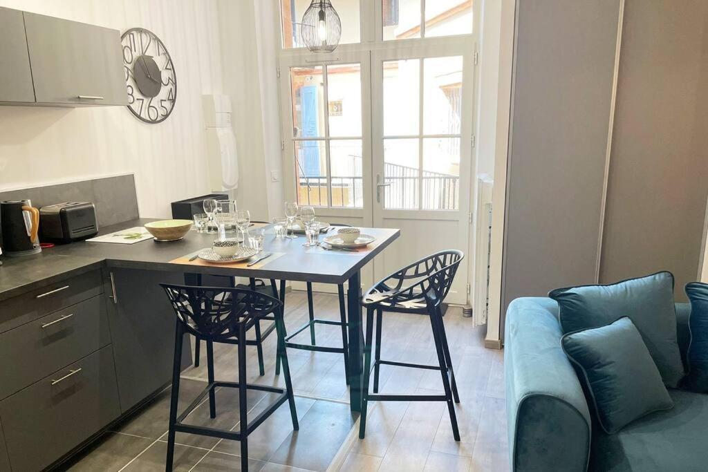Cocon De Charline - Charme Et Elegance Dans Le Centre Apartment มงโตบ็อง ภายนอก รูปภาพ